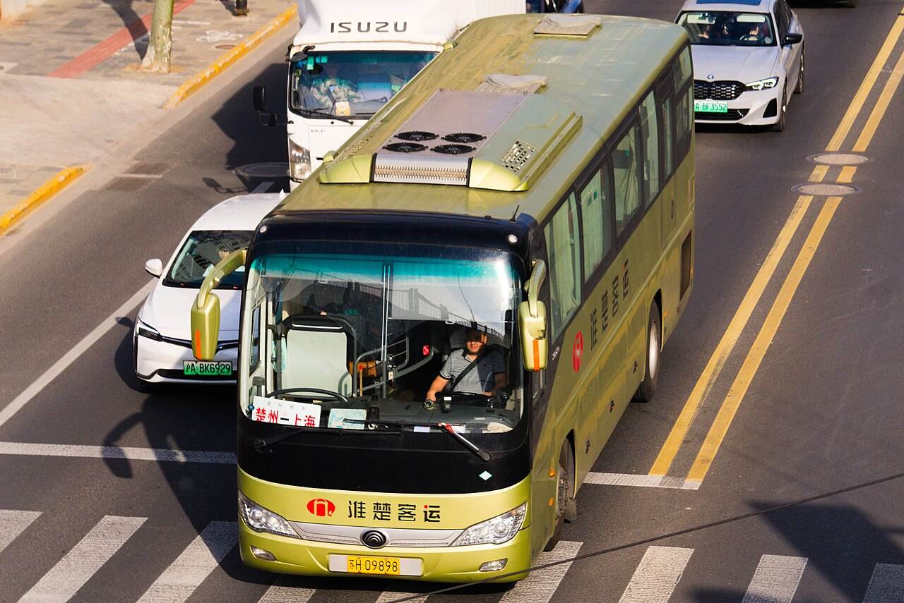19座宇通中巴车